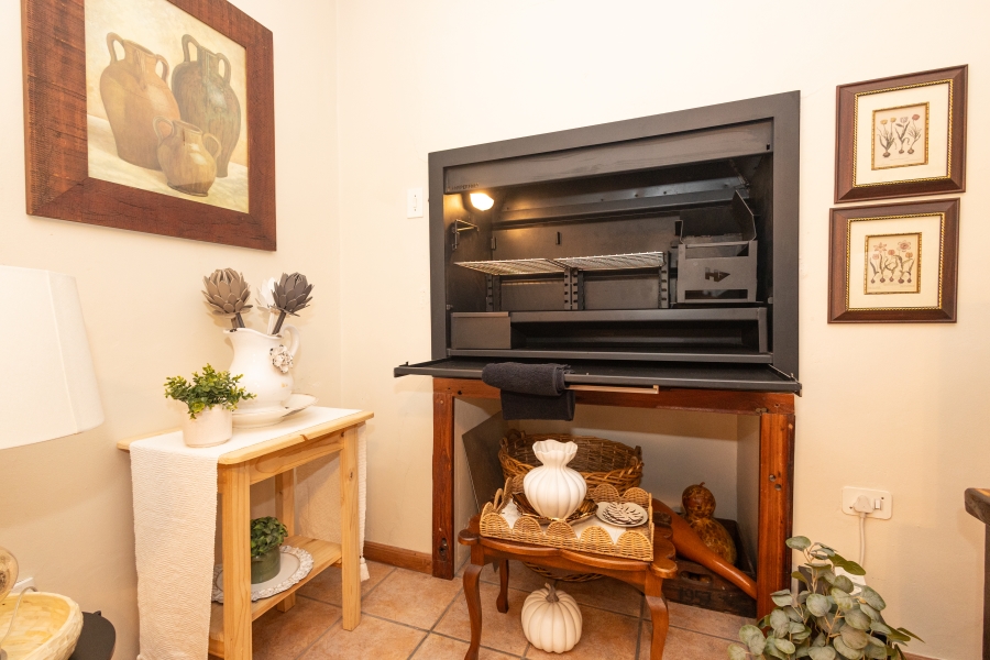 5 Bedroom Property for Sale in Ferndale Western Cape